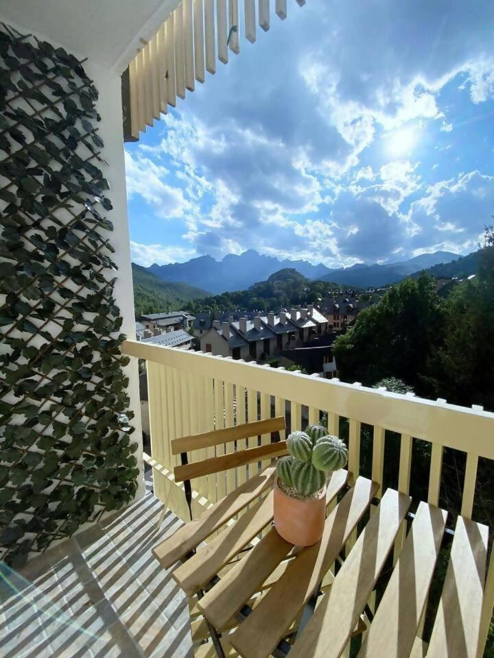 Vistas A Pie De Pistas Y Wifi Apartment Panticosa Ngoại thất bức ảnh